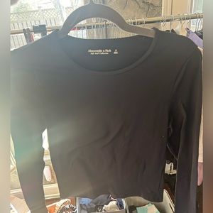 Ribbed stretch long sleeve crop